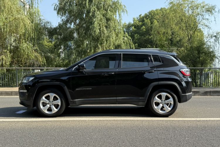 Used Jeep Compass 2017 200T Automatic Family Edition Exterior 11