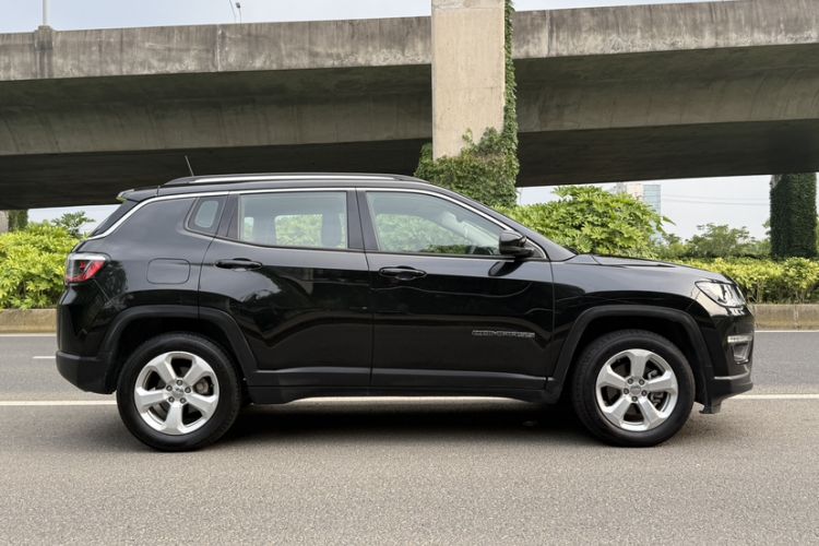 Used Jeep Compass 2017 200T Automatic Enjoyment Version Exterior 8