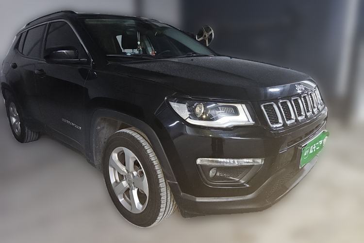 Used Jeep Compass 2017 200T Automatic Family Enjoyment Four-Wheel Drive Edition Front Right 45 Deg