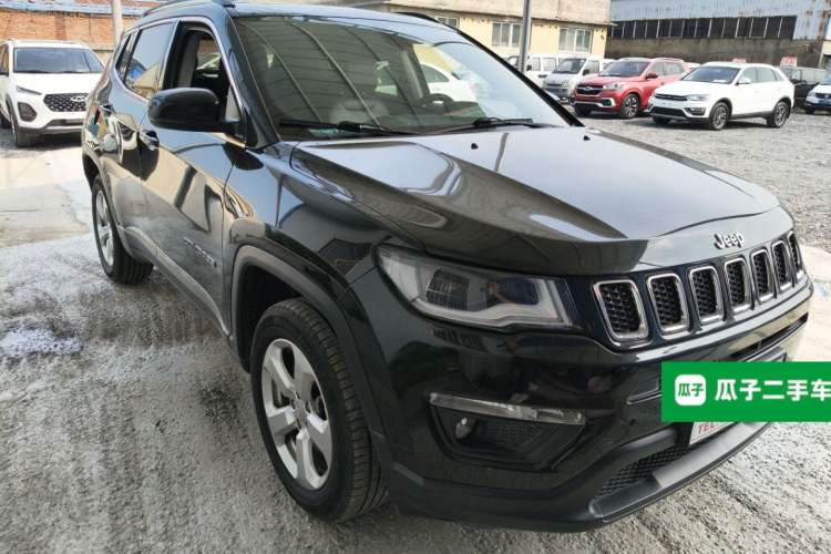 Used Jeep Compass 2017 200T Automatic Family Edition Front Right 45 Deg