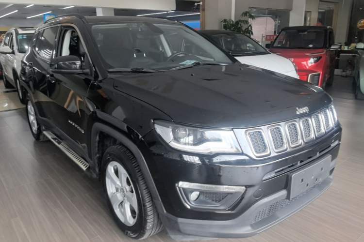 Used Jeep Compass 2017 200T Automatic Family Edition Front Right 45 Deg