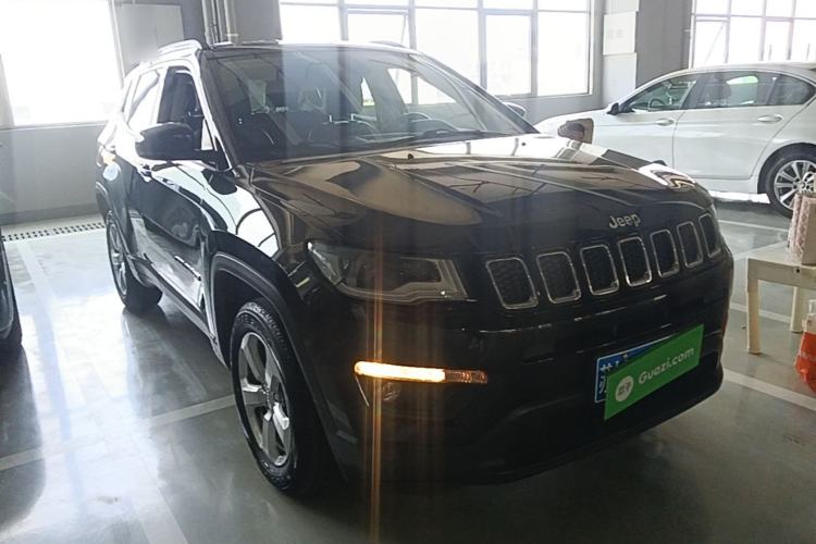 Used Jeep Compass 2017 200T Automatic Comfort Edition Front Right 45 Deg