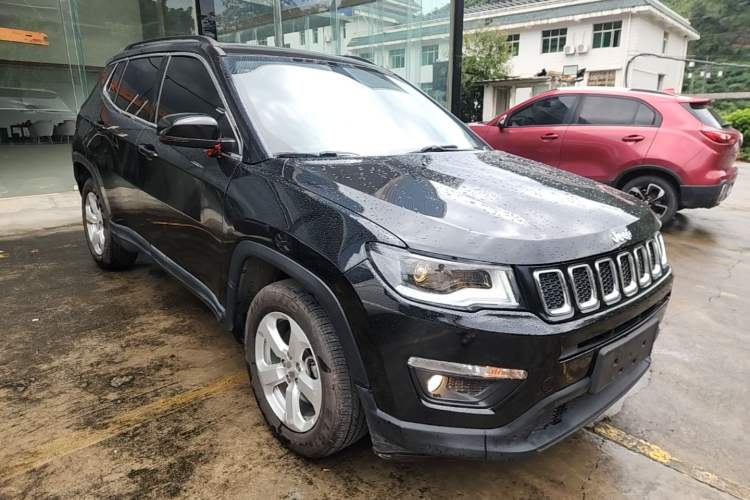 Used Jeep Compass 2017 200T Automatic Family Edition Front Right 45 Deg
