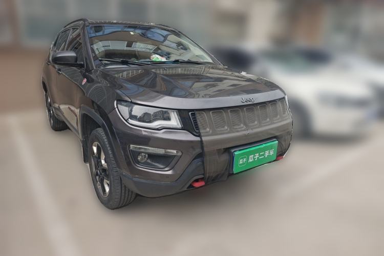 Used Jeep Compass 2017 200TS Automatic High-Performance All-Wheel Drive Edition Front Right 45 Deg