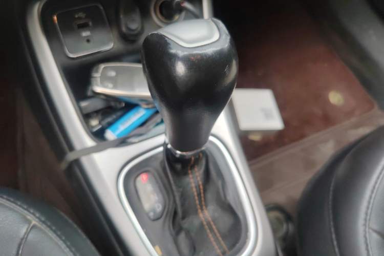Used Jeep Compass 2017 200T Automatic Family Edition Gear Lever