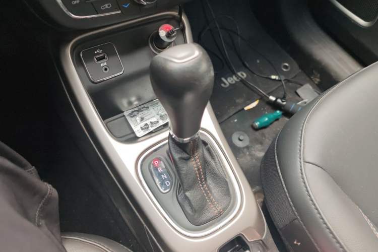 Used Jeep Compass 2017 200T Automatic Family Edition Gear Lever