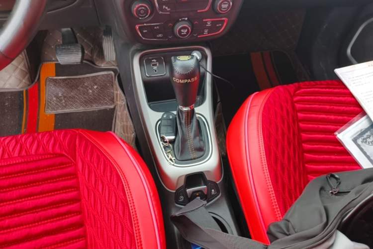 Used Jeep Compass 2017 200T Automatic Family Edition Gear Lever