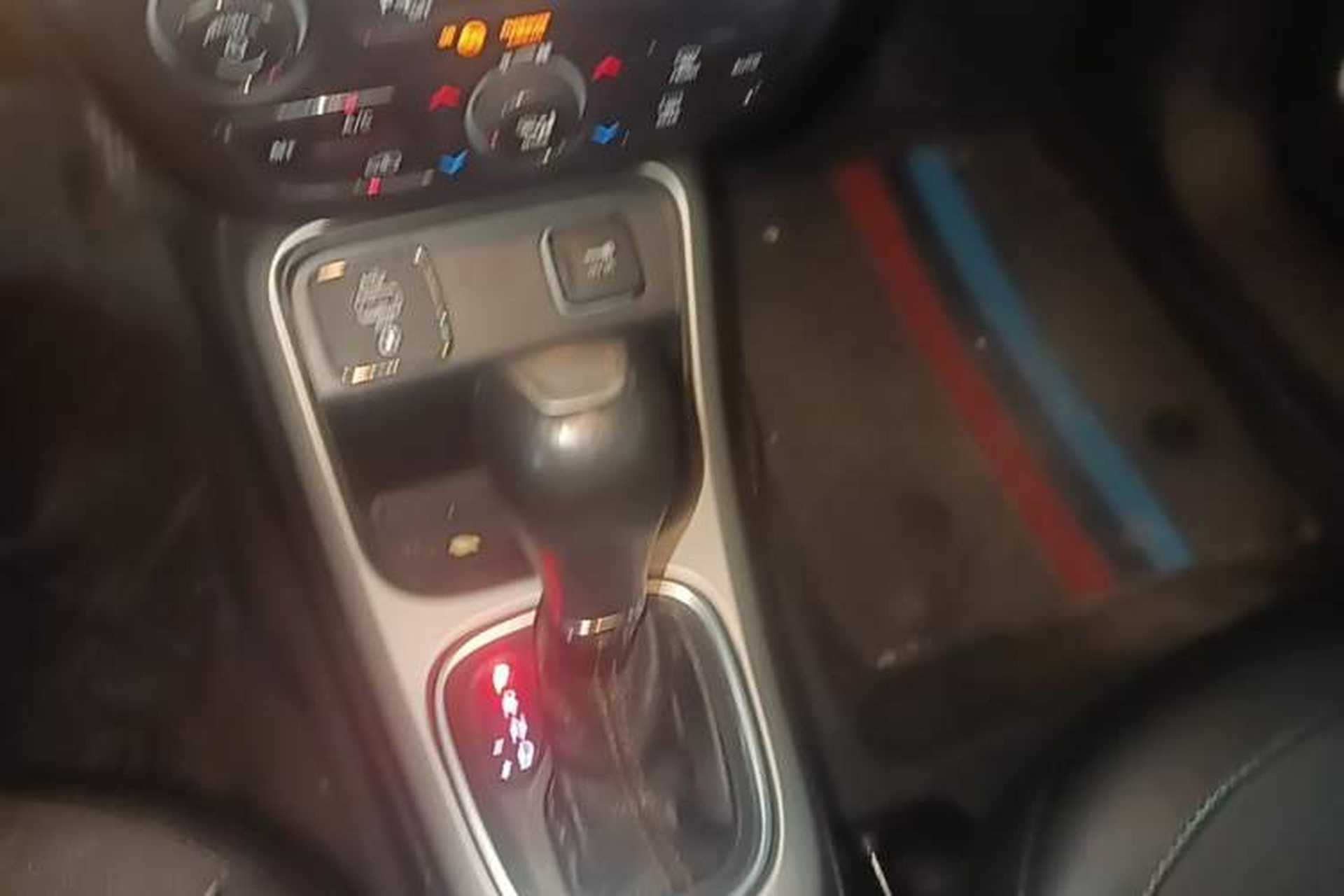 Used Jeep Compass 2017 200T Automatic Family Edition Gear Lever