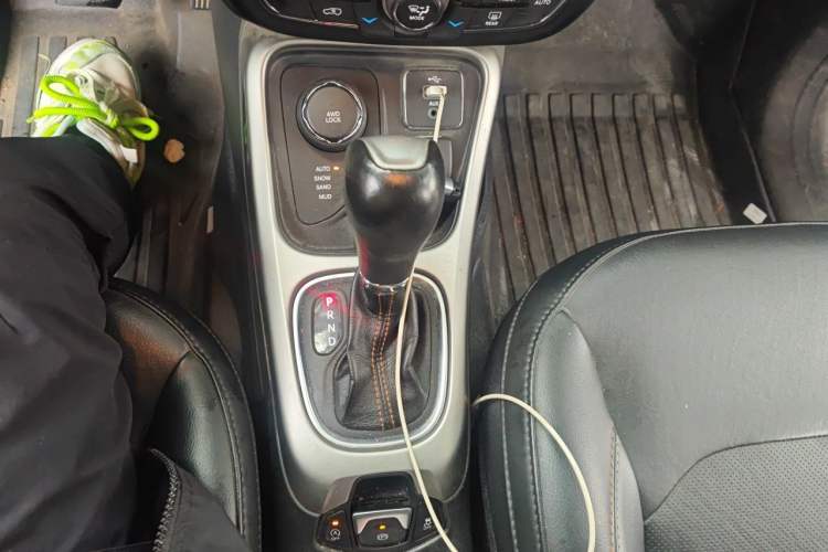 Used Jeep Compass 2017 200T Automatic Family Enjoyment Four-Wheel Drive Edition Gear Lever