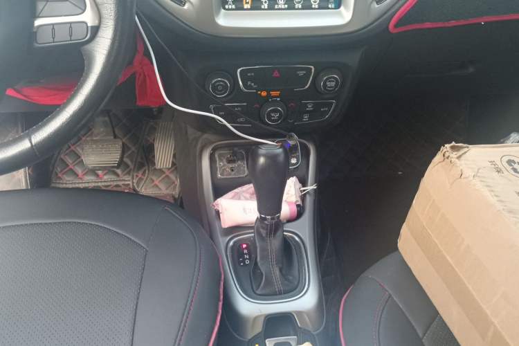Used Jeep Compass 2017 200T Automatic Family Edition Gear Lever
