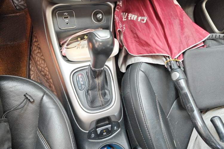 Used Jeep Compass 2017 200T Automatic Family Edition Gear Lever