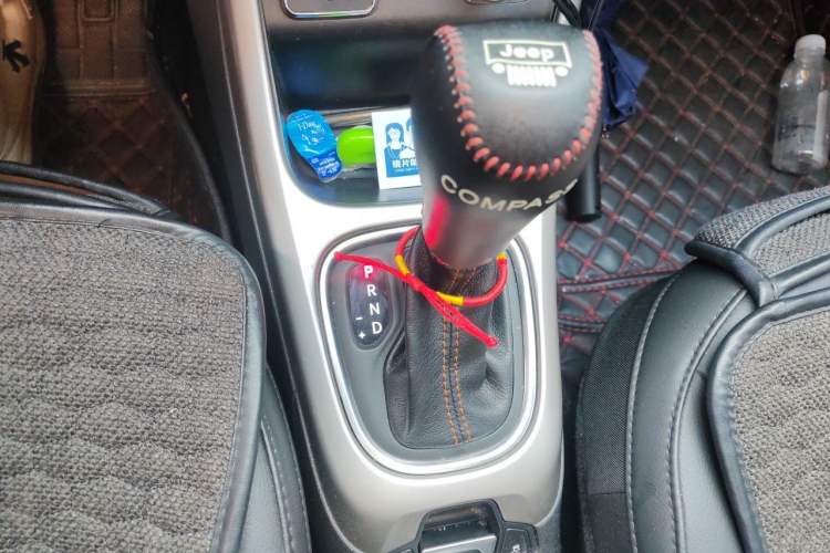 Used Jeep Compass 2017 200T Automatic Family Edition Gear Lever