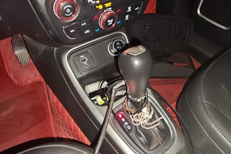 Used Jeep Compass 2017 200T Automatic Family Enjoyment Four-Wheel Drive Edition Gear Lever