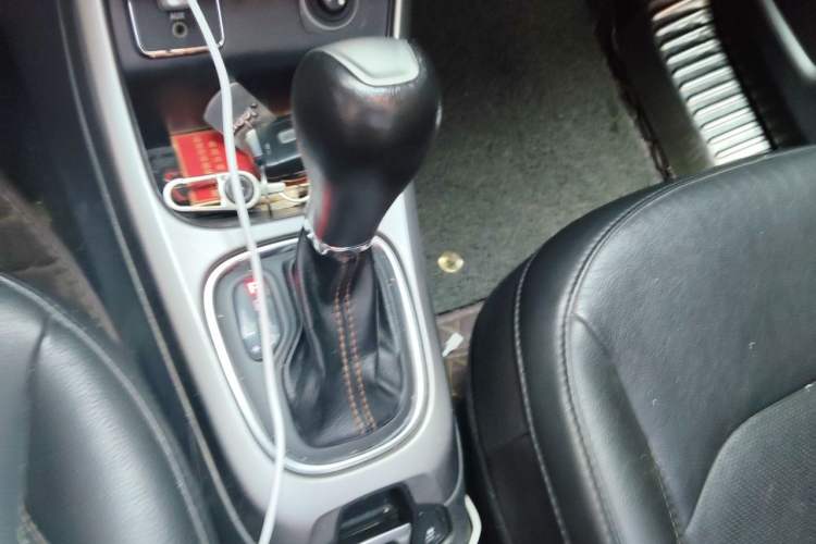 Used Jeep Compass 2017 200T Automatic Family Edition Gear Lever