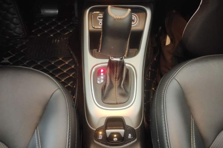 Used Jeep Compass 2017 200T Automatic Family Edition Gear Lever