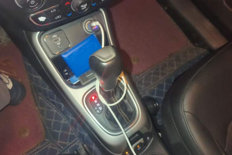 Used Jeep Compass 2017 200T Automatic Family Edition Gear Lever