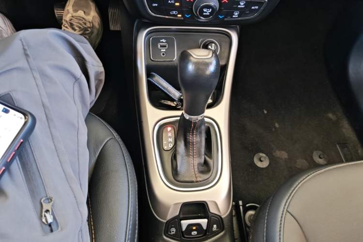 Used Jeep Compass 2017 200T Automatic Family Edition Gear Lever