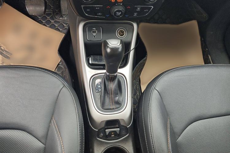 Used Jeep Compass 2017 200T Automatic Family Edition Gear Lever