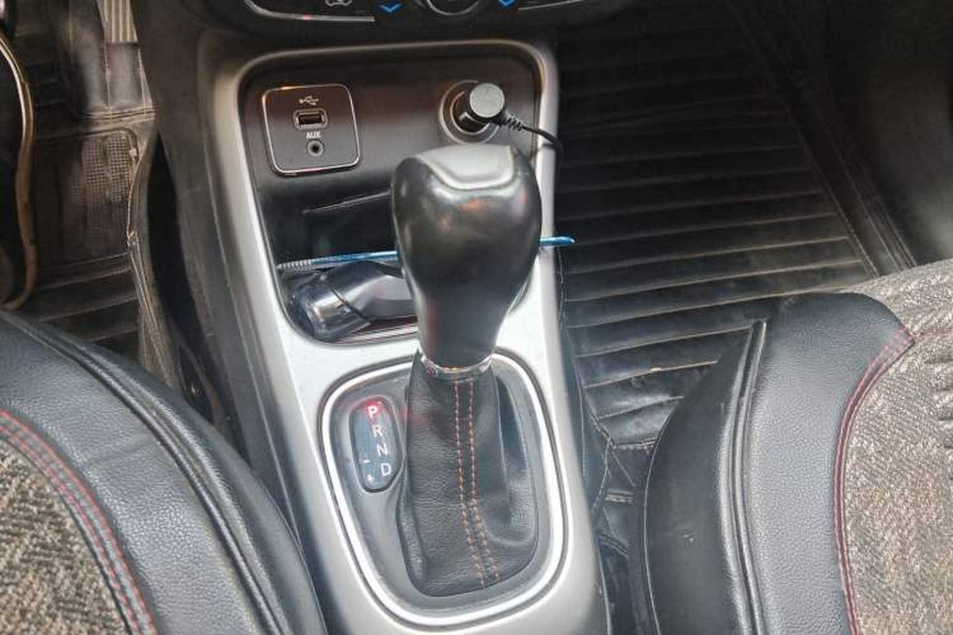 Used Jeep Compass 2017 200T Automatic Family Edition Gear Lever