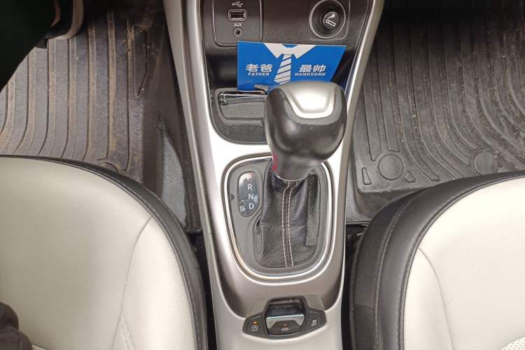Used Jeep Compass 2017 200T Automatic Family Edition Gear Lever