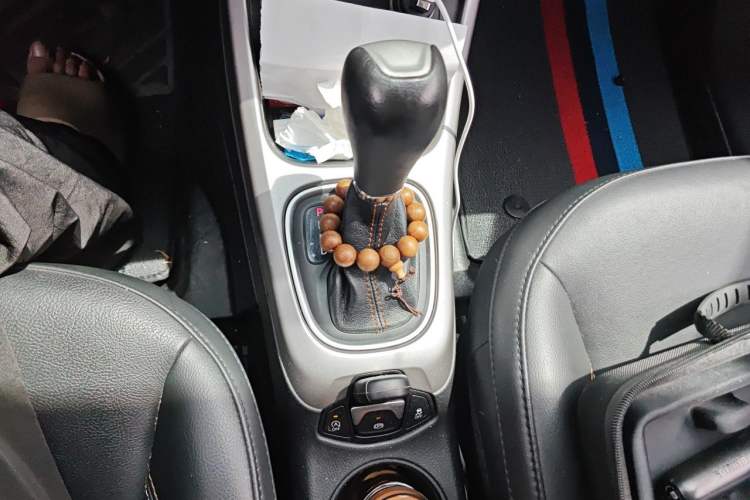 Used Jeep Compass 2017 200T Automatic Family Edition Gear Lever
