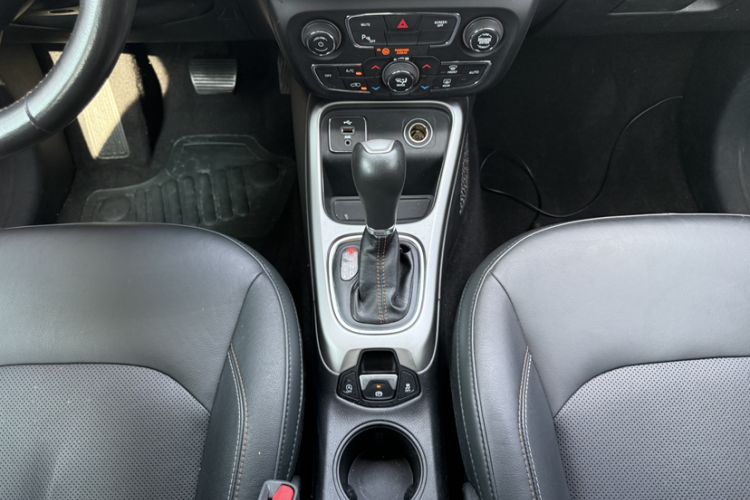 Used Jeep Compass 2017 200T Automatic Family Edition Gear Lever