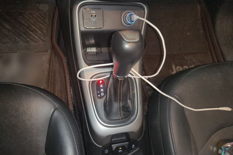 Used Jeep Compass 2017 200T Automatic Family Edition Gear Lever