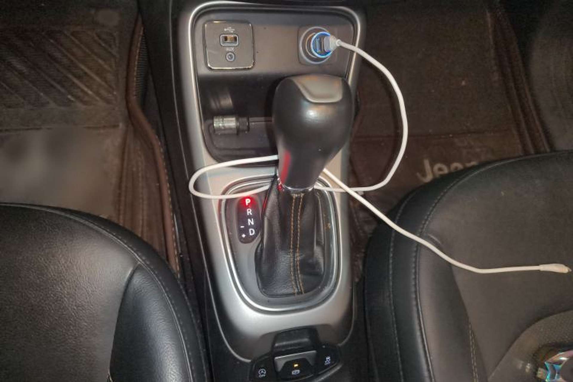 Used Jeep Compass 2017 200T Automatic Family Edition Gear Lever