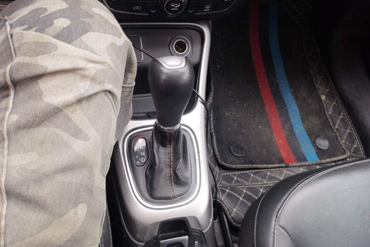 Used Jeep Compass 2017 200T Automatic Family Edition Gear Lever
