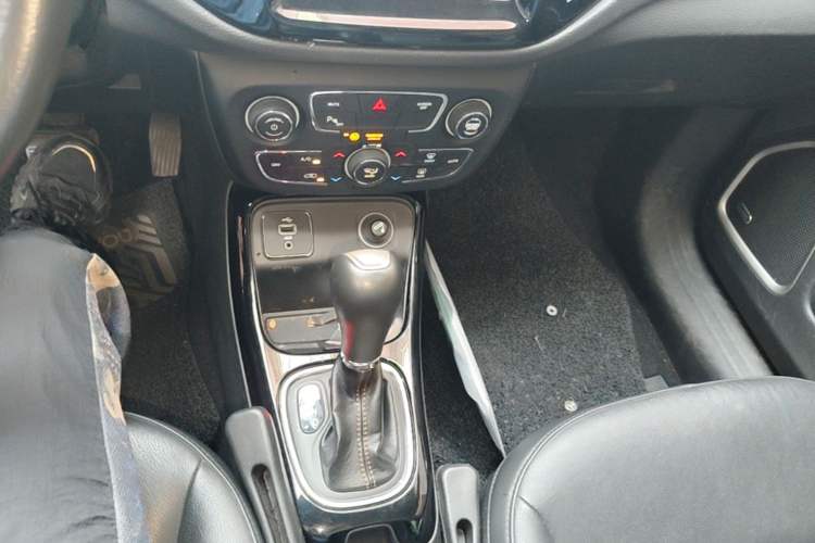 Used Jeep Compass 2017 200T Automatic Prestige Edition Gear Lever