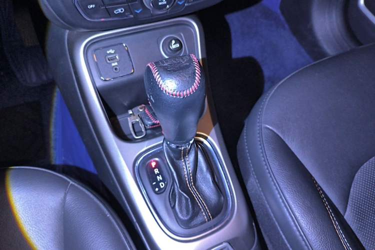 Used Jeep Compass 2017 200T Automatic Family Edition Gear Lever