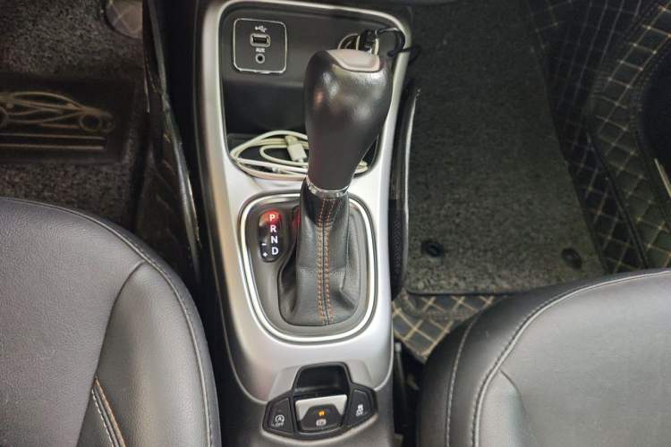 Used Jeep Compass 2017 200T Automatic Family Edition Gear Lever