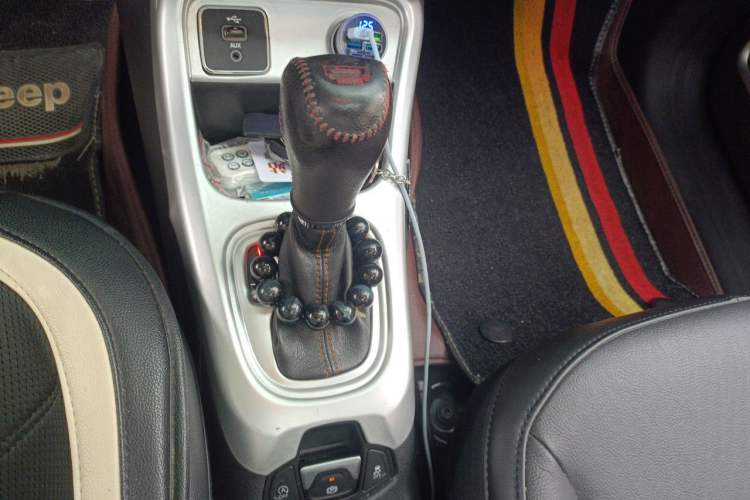 Used Jeep Compass 2017 200T Automatic Family Edition Gear Lever
