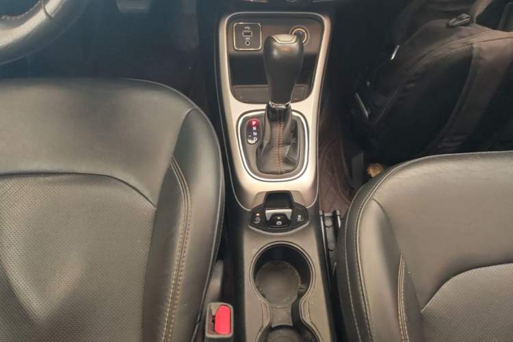 Used Jeep Compass 2017 200T Automatic Family Edition Gear Lever