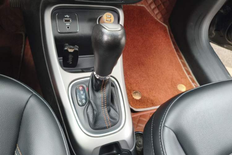 Used Jeep Compass 2017 200T Automatic Enjoyment Version Gear Lever