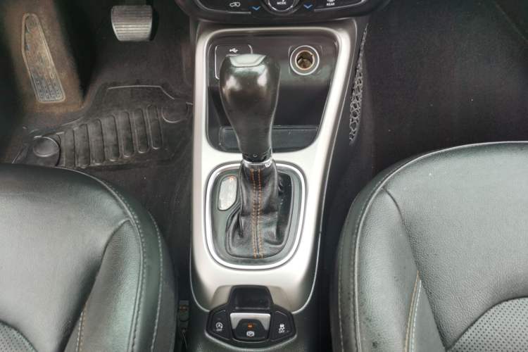 Used Jeep Compass 2017 200T Automatic Family Edition Gear Lever