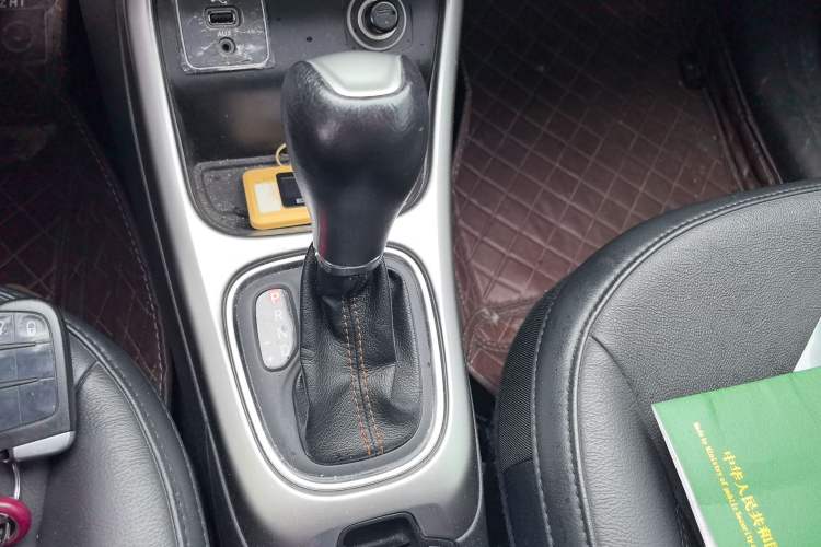 Used Jeep Compass 2017 200T Automatic Family Edition Gear Lever