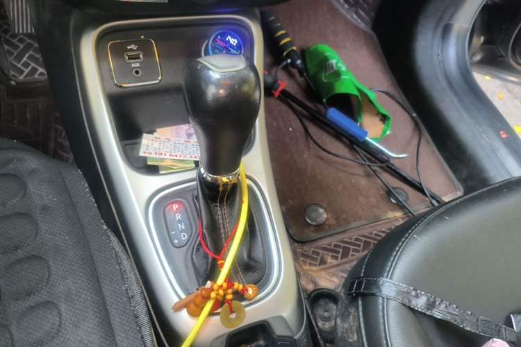 Used Jeep Compass 2017 200T Automatic Family Edition Gear Lever