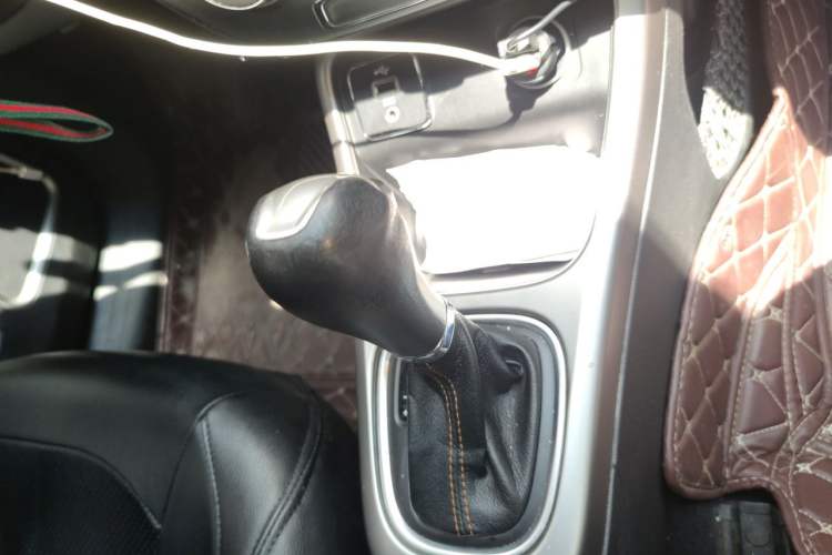Used Jeep Compass 2017 200T Automatic Enjoyment Version Gear Lever