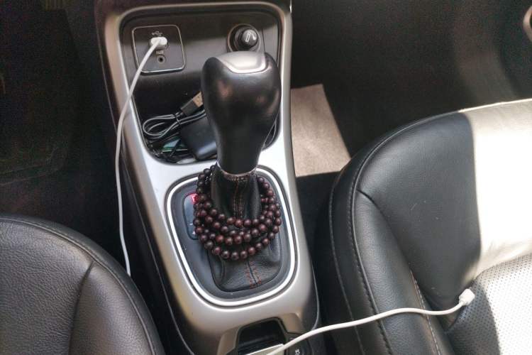 Used Jeep Compass 2017 200T Automatic Family Edition Gear Lever