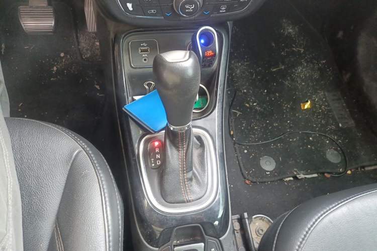 Used Jeep Compass 2017 200T Automatic Prestige Edition Gear Lever