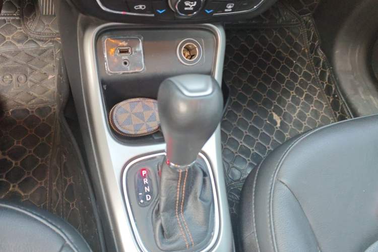 Used Jeep Compass 2017 200T Automatic Family Edition Gear Lever