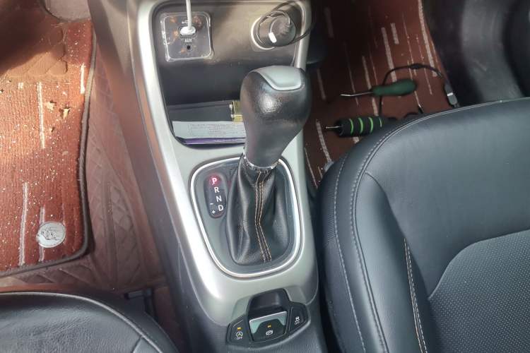 Used Jeep Compass 2017 200T Automatic Family Edition Gear Lever