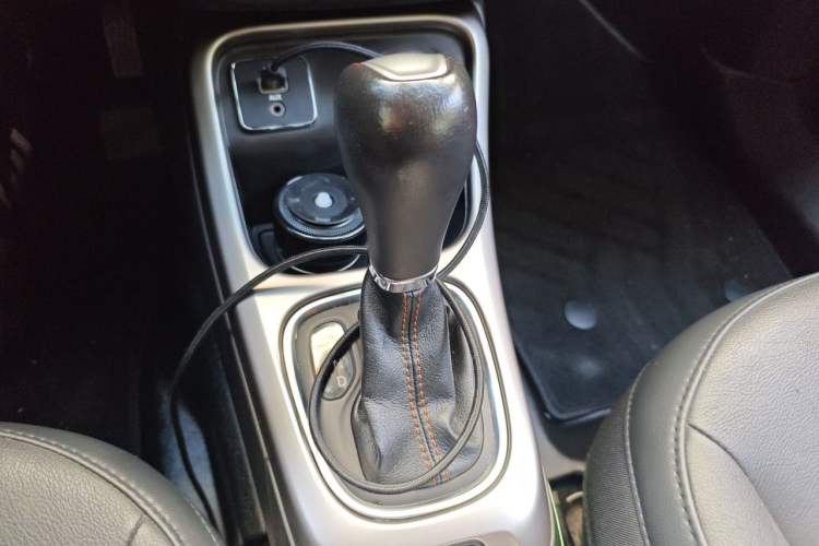 Used Jeep Compass 2017 200T Automatic Family Edition Gear Lever