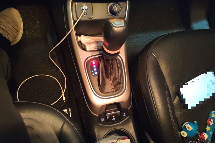 Used Jeep Compass 2017 200T Automatic Family Edition Gear Lever