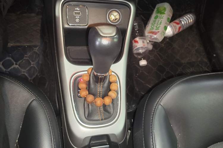 Used Jeep Compass 2017 200T Automatic Family Edition Gear Lever