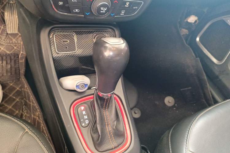 Used Jeep Compass 2017 200T Automatic Family Edition Gear Lever
