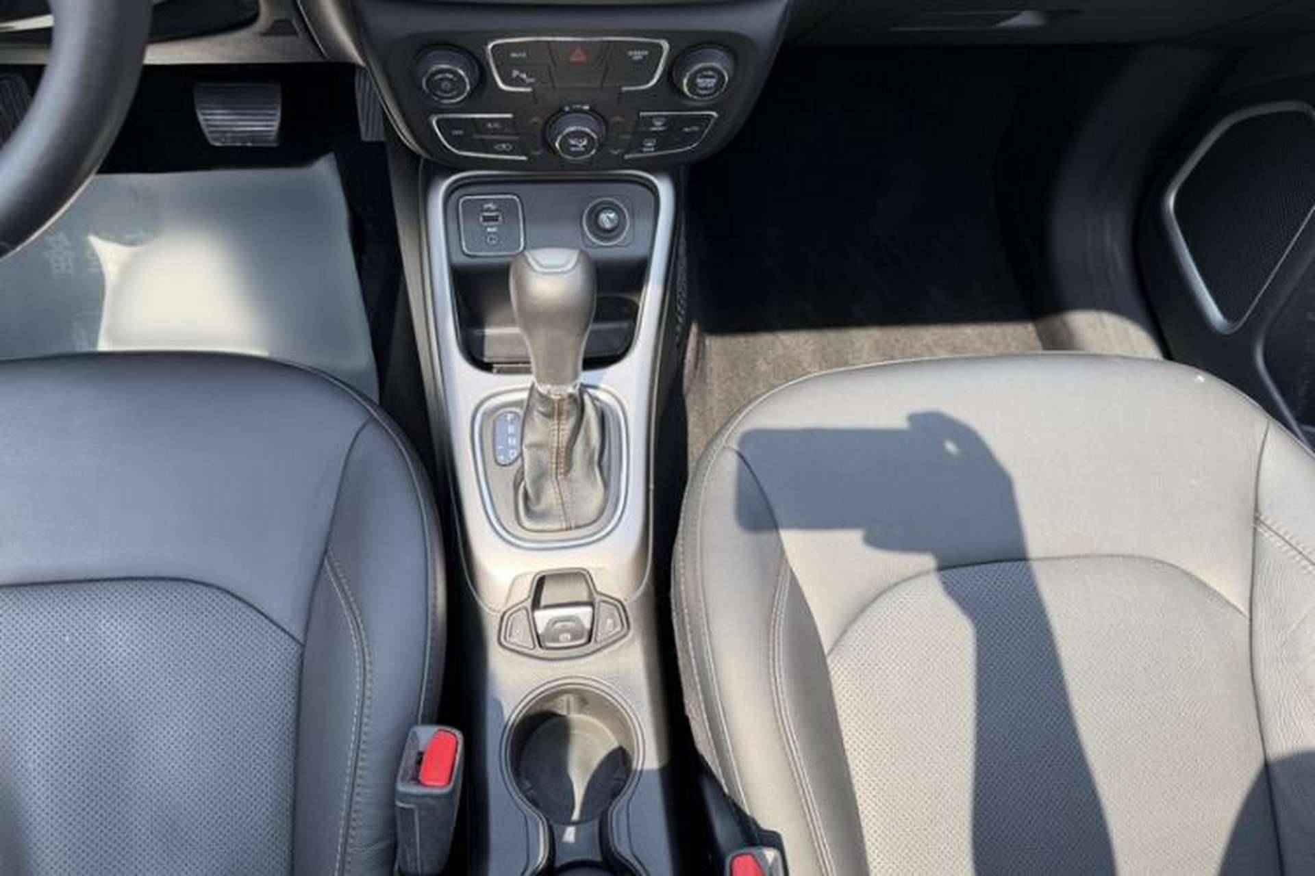 Used Jeep Compass 2017 200T Automatic Family Edition Gear Lever