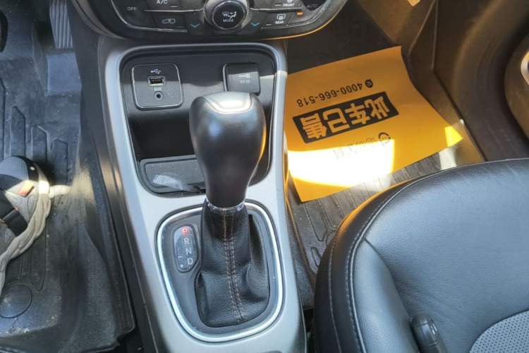 Used Jeep Compass 2017 200T Automatic Family Edition Gear Lever
