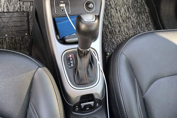 Used Jeep Compass 2017 200T Automatic Family Edition Gear Lever